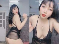 Clip Sex Thiên Ý Mới Nhất Mp3 Khoe Vú To Lồn Múp Cho Mọi Ngươi Xem