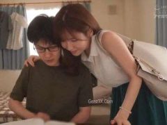 Nam Sinh Đẹp Trai Đã Lọt Vào Tầm Ngắm Của Giáo Viên Nữ Biến Thái