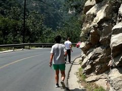 Chuyến Dã Ngoại Đáng Nhớ Của Các Chàng Gay