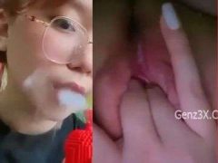 Clip Sex Như Quỳnh Hút Pod Phê Mới Chịu Móc Lồn