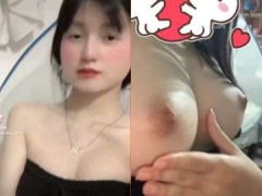 Mèo Linh Đọ Vú Khủng Với Con Bạn Thân Trên Mạng Xã Hội