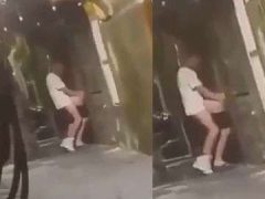 Vì Quá Nứng Cặp Tình Nhân Chơi Nhau Ngay Trên Đường Phố