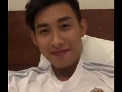 Gay Trắng Trẻo Khoe Cặp Mông Nhìn Muốn Đụ